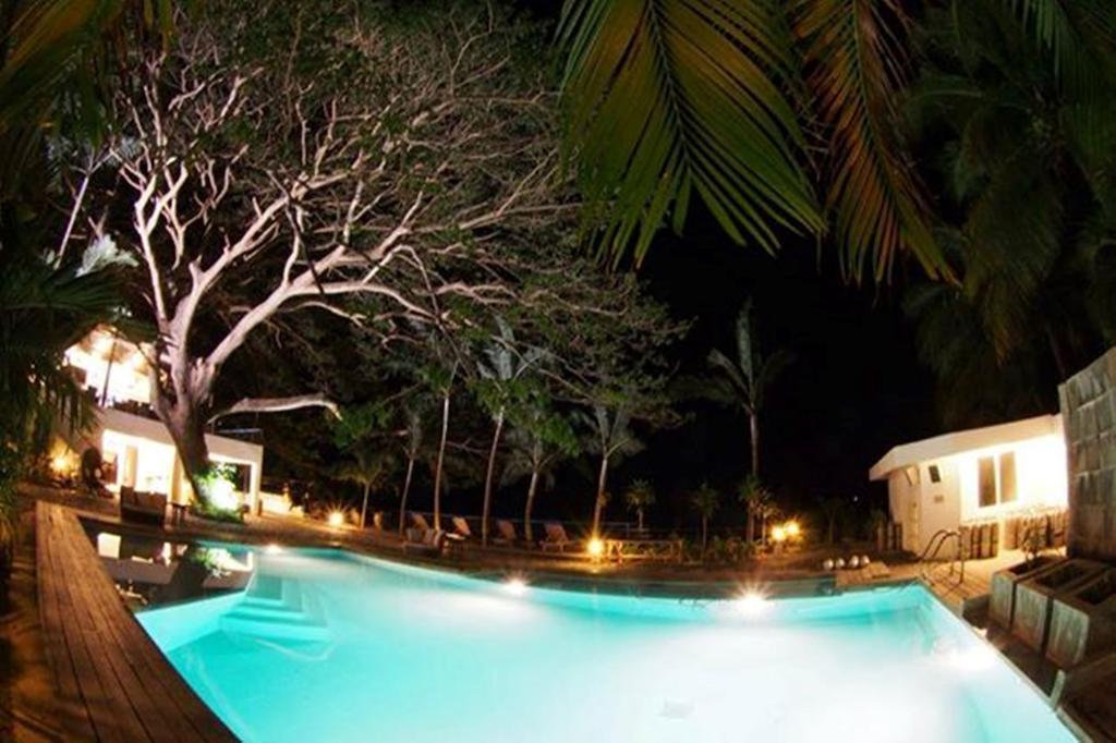 Acacia Resort And Dive Center Batangas Exteriör bild